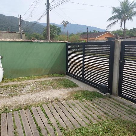 Casa Praia. Linda Varanda Para Um Cochilo Na Rede ウバトゥバ エクステリア 写真